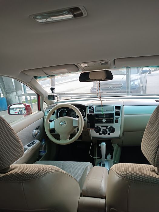 Nissan Tiida sotiladi