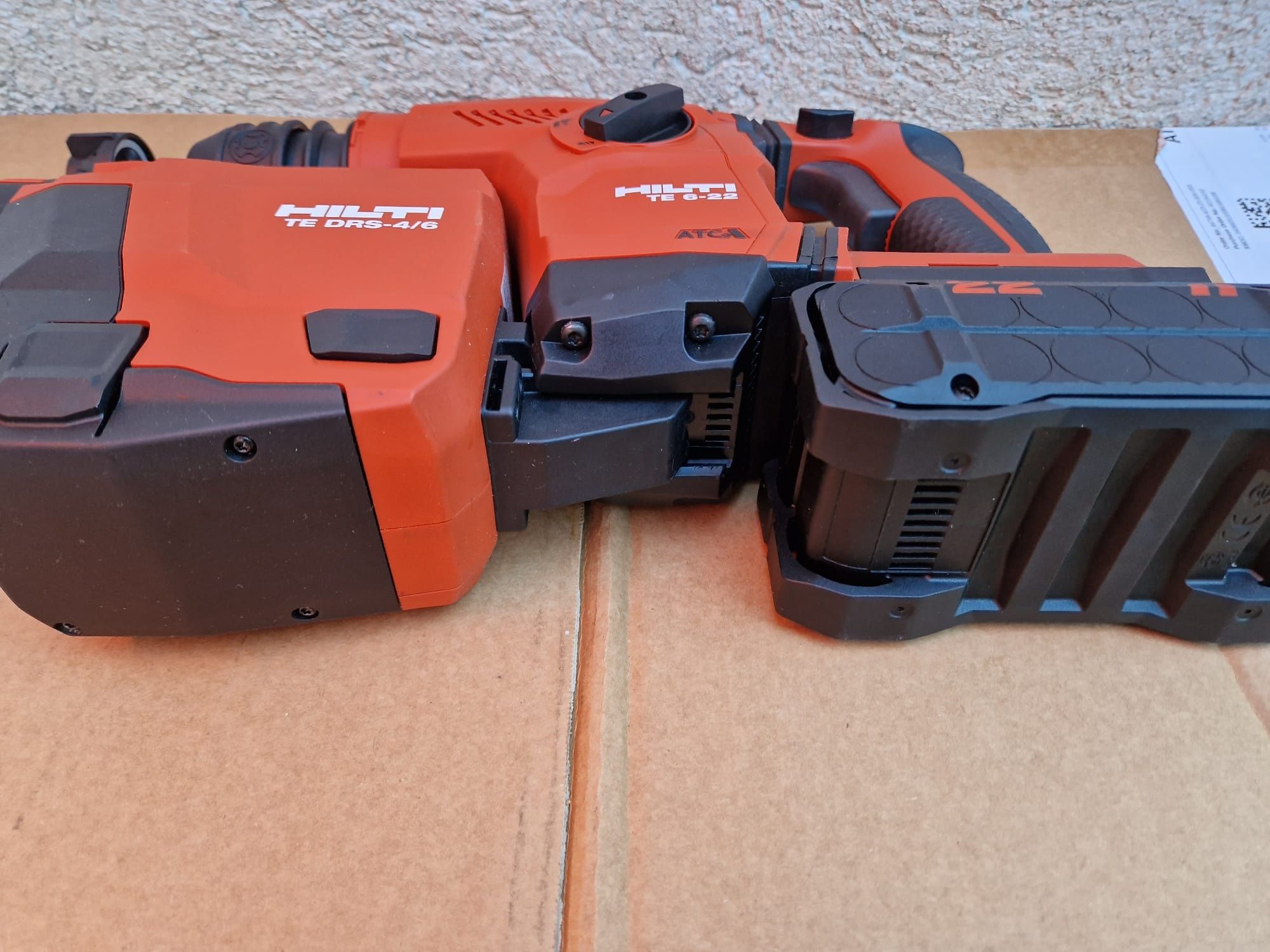 Hilti rotopercutor pe acumulatori cu aspirator