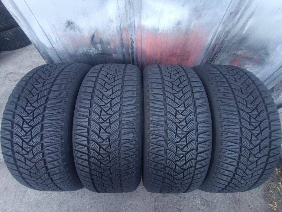 225/50/17 Dunlop .