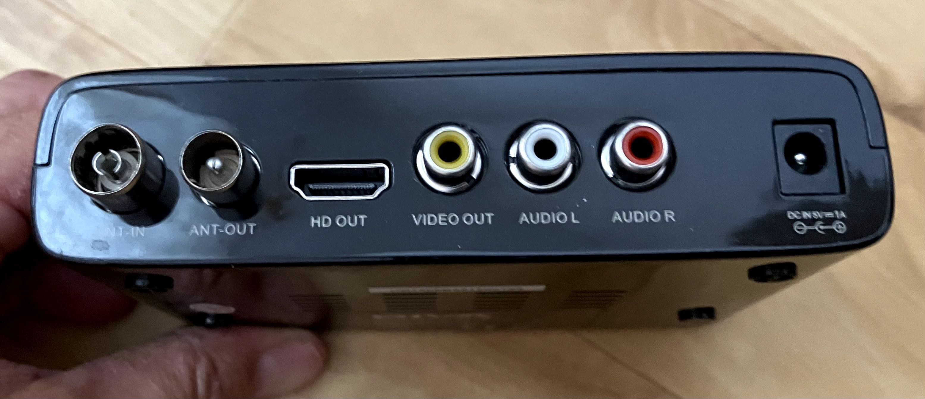 Декодер/Приемник за цифрова ефирна телевизия DIVA DVB-T HD 1405-B