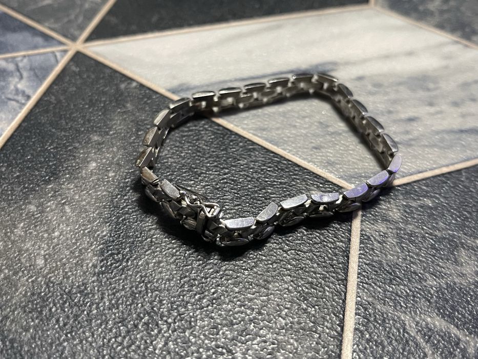 Продавам Сребърна Дамска Гривна 12.11гр