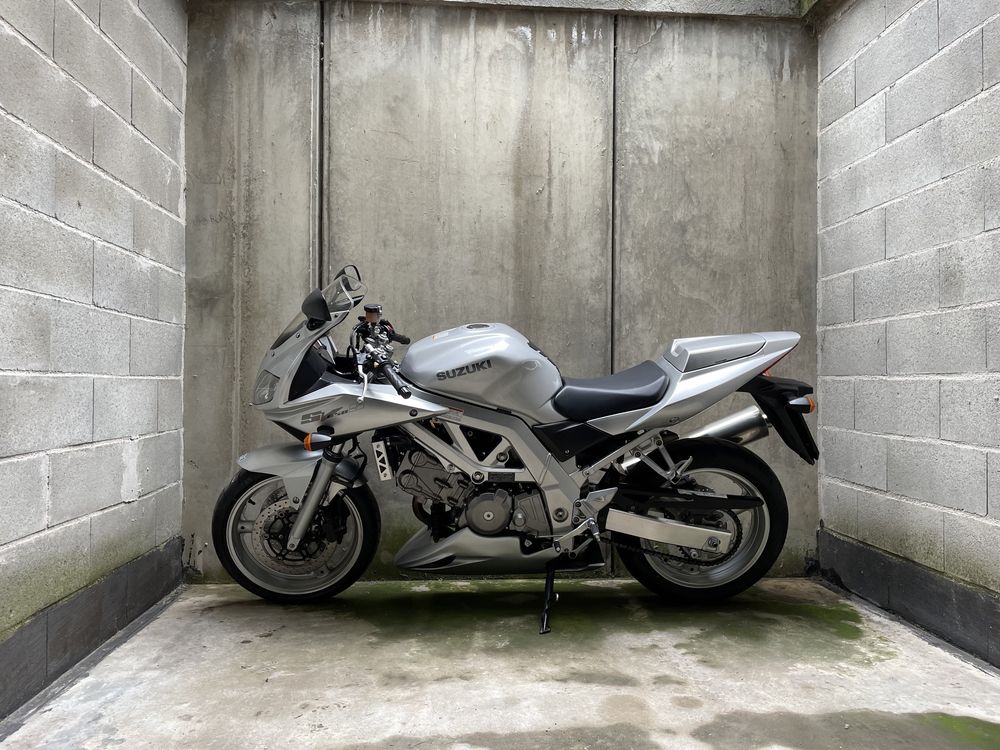Zuzuki SV 650S (motocicleta sport)