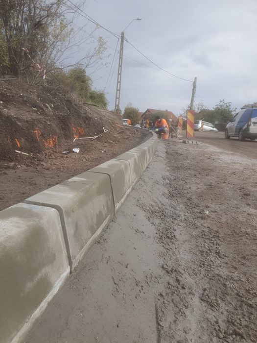 Servicii montaj borduri și rețele noi de canalizare