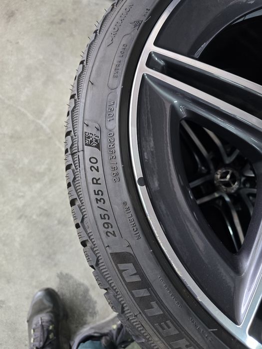 4 броя 2х265/40/20 6мм, 2x295/35/20 7мм Michelin