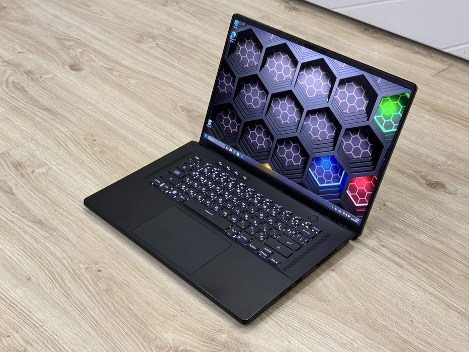 16’QHD+240Hz/RTX 4090 16GB/Asus Zephyrus M16/i9-13900/64GB DDR5/2TB