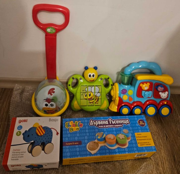 Продавам 5 играчки за дете 12 + месеца