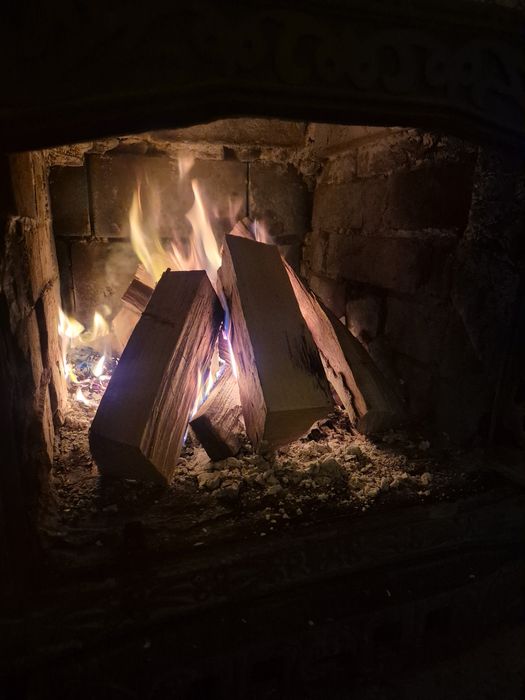 Vând  SOBĂ  tip  ȘEMINEU   în funcționare în prezent