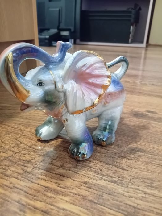 Порцеланов винтидж слон