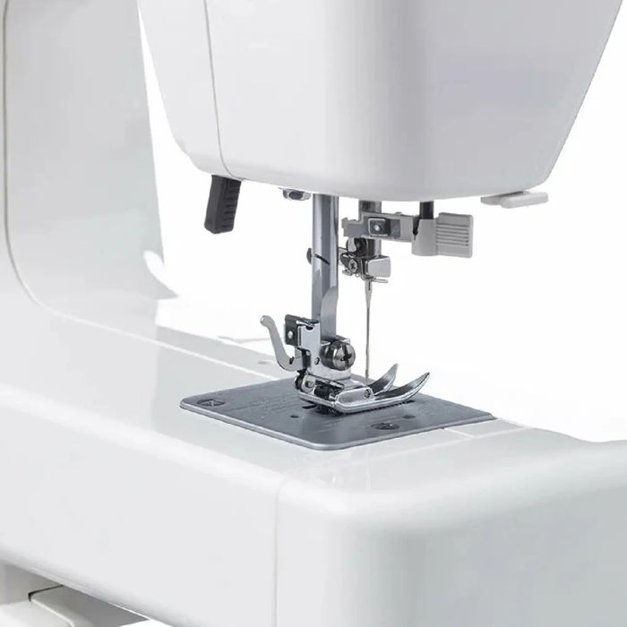 Швейная машина Janome XV-7