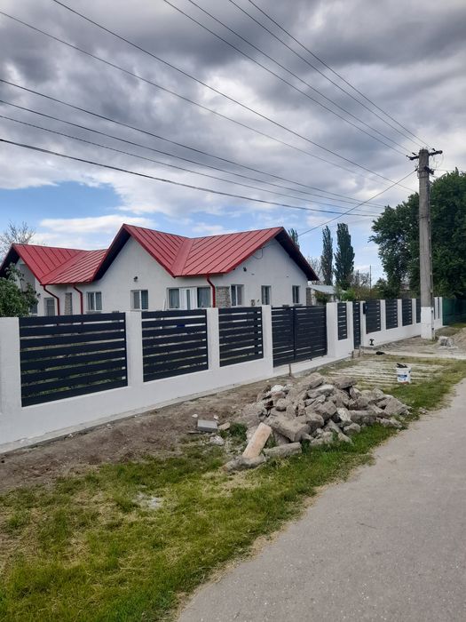 Construim garduri stil jaluzea șipcă metalică tablă cutată