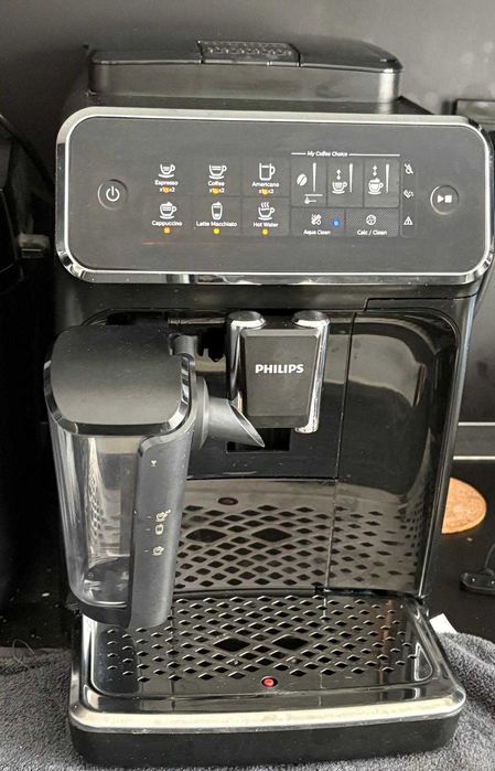 Espressor automat PHILIPS Seria 3200 LatteGo EP3241/50