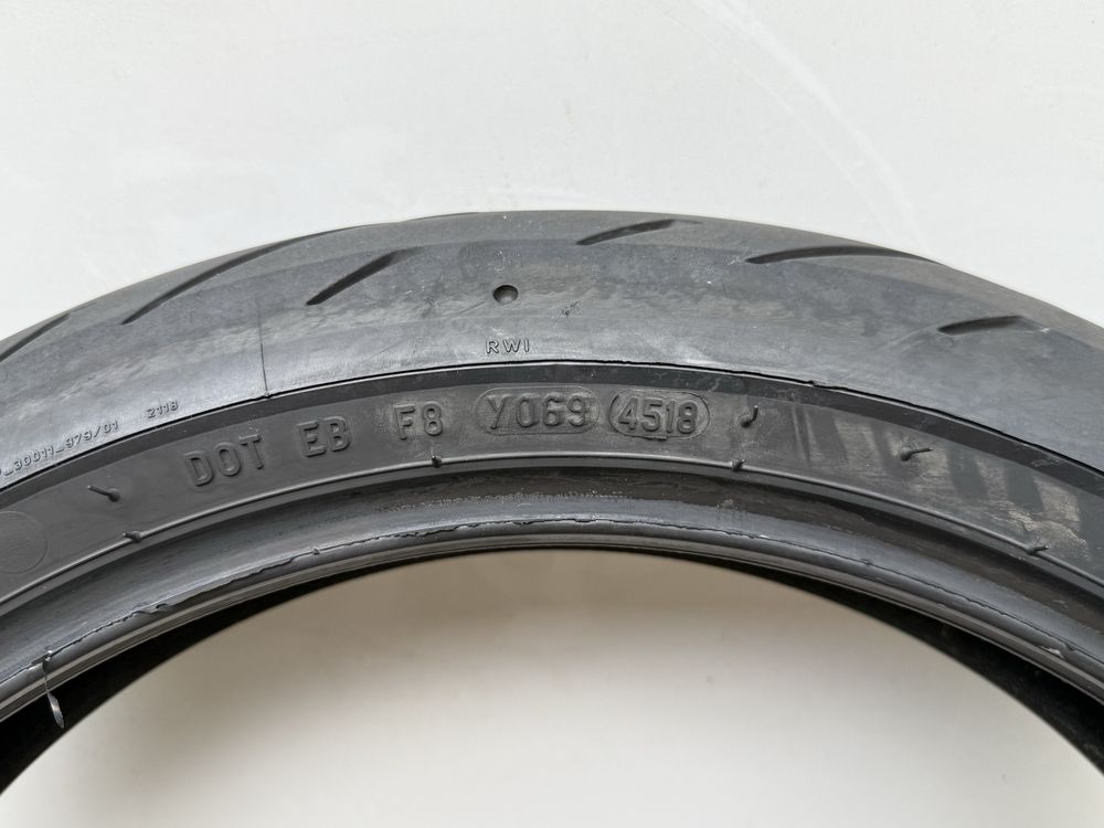 120/70/17 Pirelli rosso corsa