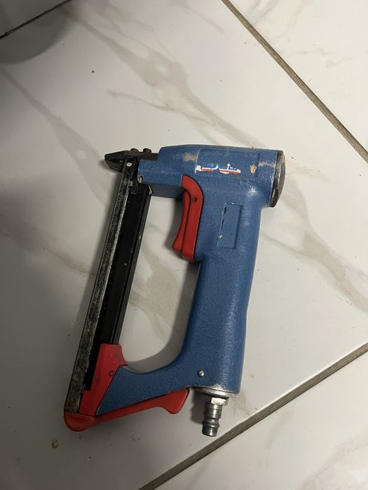 Capsator pneumatic profesional