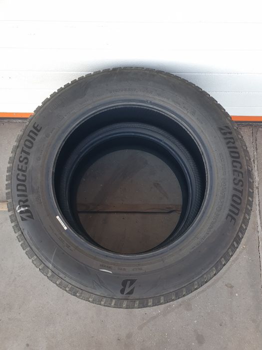 Зимни гуми 2 броя BRIDGESTONE Blizzak LM005 215 65 R17 дот 0322