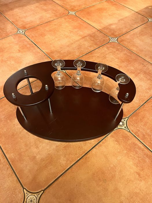 Minibar pentru sticla de vin si suport pahare