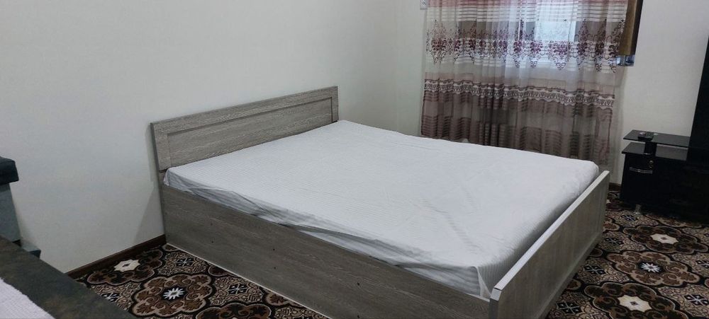 Chilonzor Farxadskiy Oaziz yonida Jaxon tillari va Nizomiy ga metroga