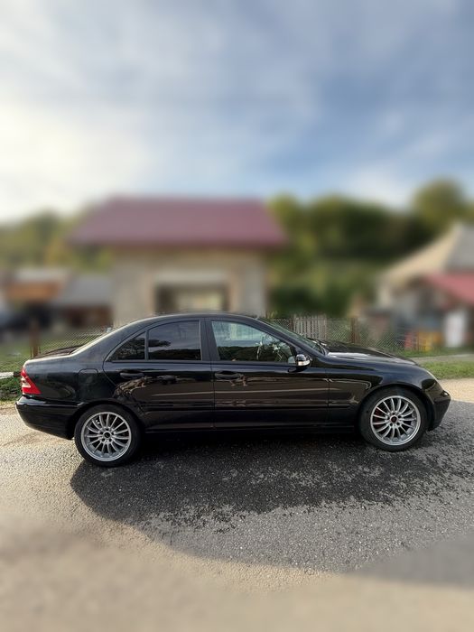 Mercedes-Benz C-Class W203 - 2.2 CDI / Manuală