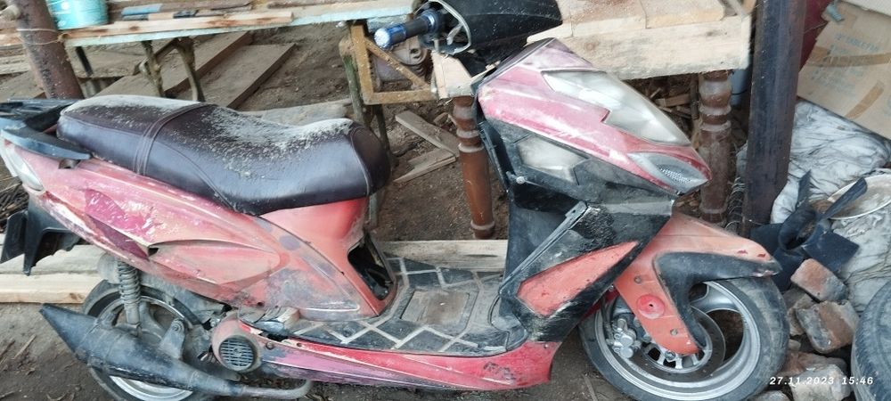 Продам скутер 80кубов