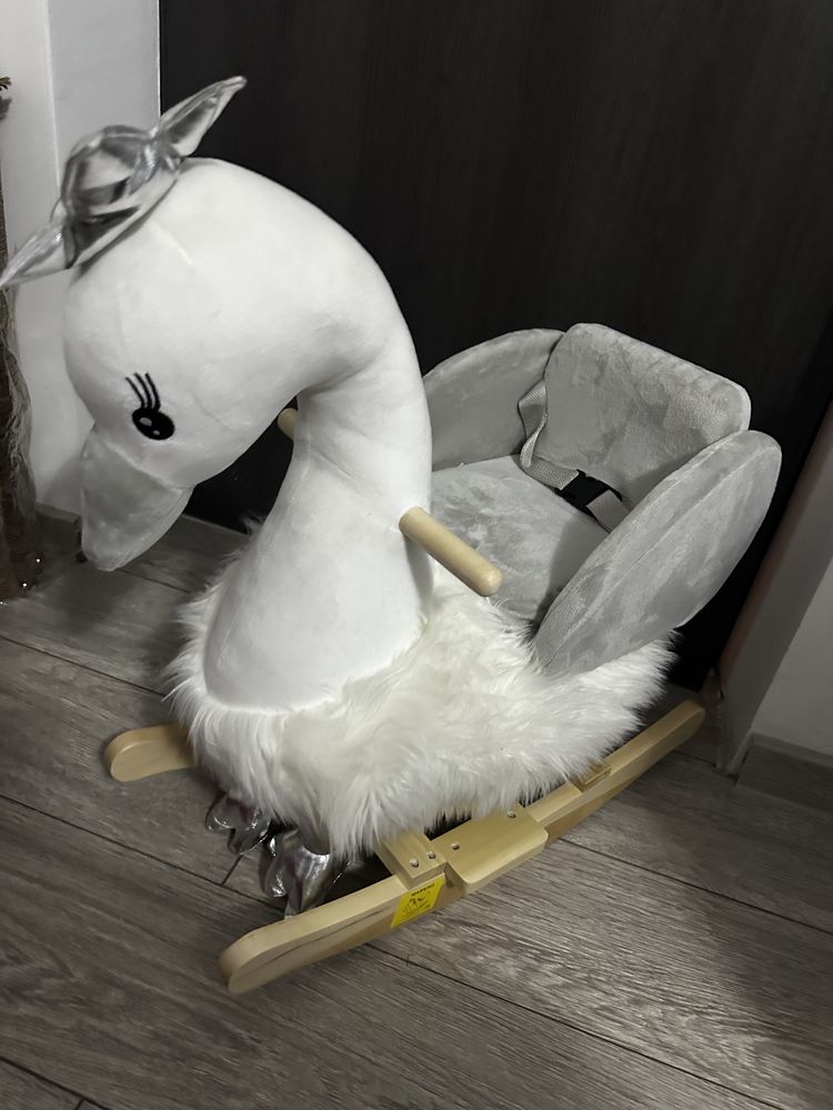 Balansoar copii in forma de lebada