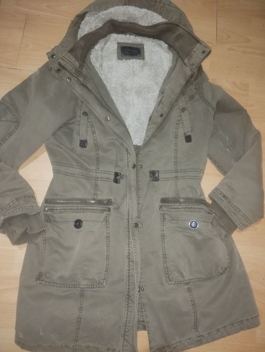 Parka îmblănită stare f f bună + blugi + hanorac toate150 lei