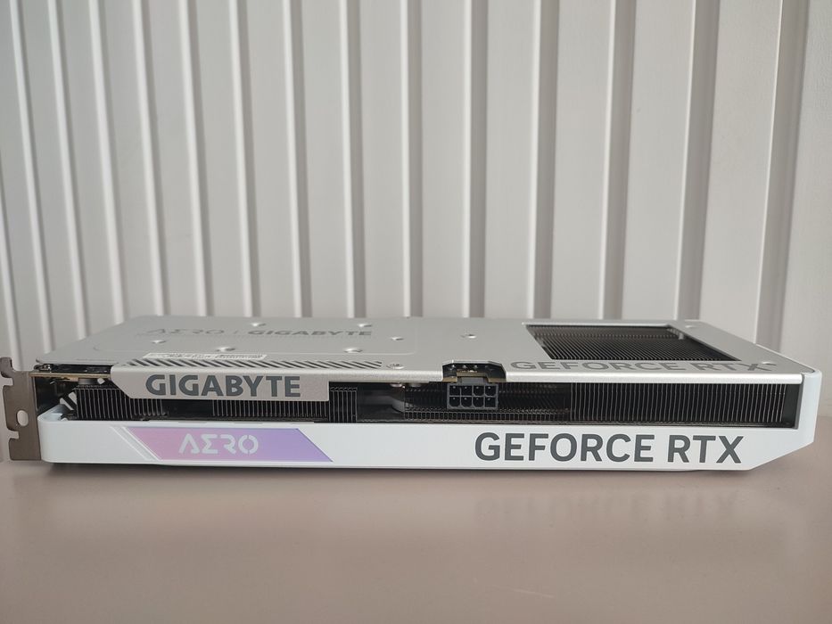 Gigabyte RTX 4060 AERO OC 8GB  White