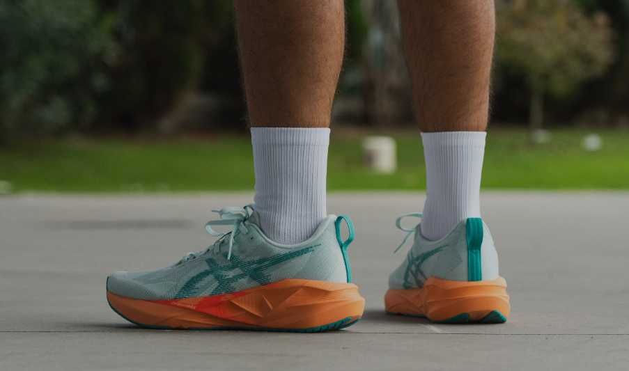 ASICS Nova Blast 5 - обувани веднъж, номер 42.5