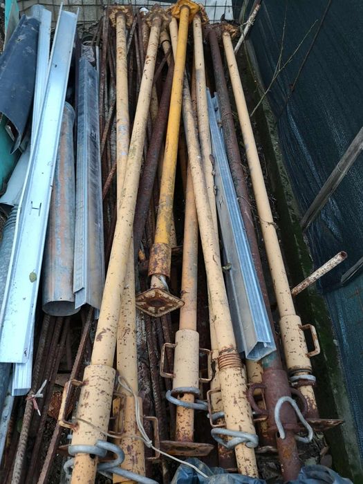 Popi de sustinere metalici