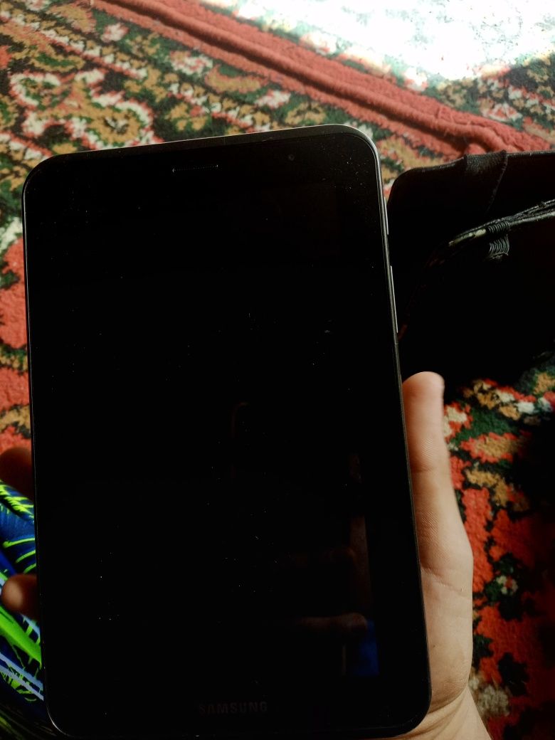Samsung tap 2 xotirasi 8G  bolalarga detsis oʻyin oʻynashga