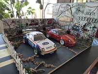 Diorama auto machete 1:18 Parcare Graffiti pentru pasionatii auto