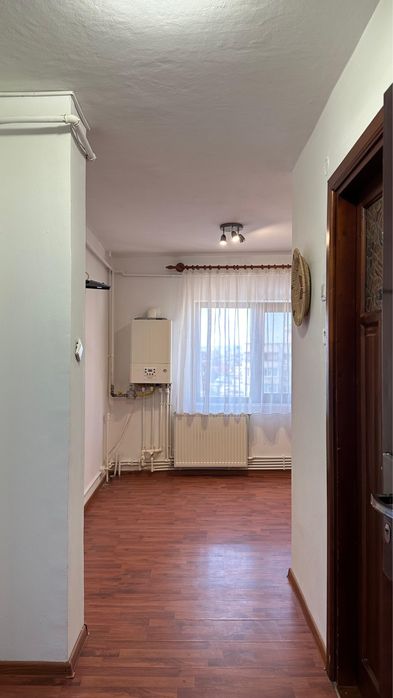 Inchiriez garsoniera nemobilata confort I sporit zona 1 Decembrie