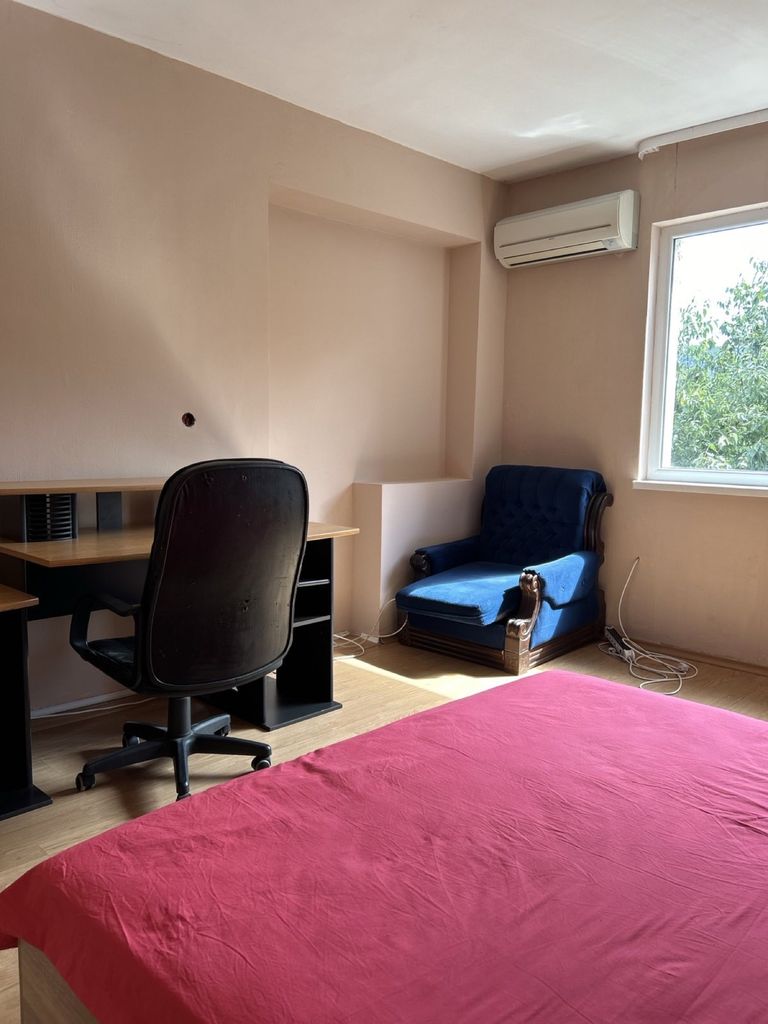 Дава се под наем Тристаен апартамент в Варна, Левски - 65 кв.м за 510 € - Снимка #2