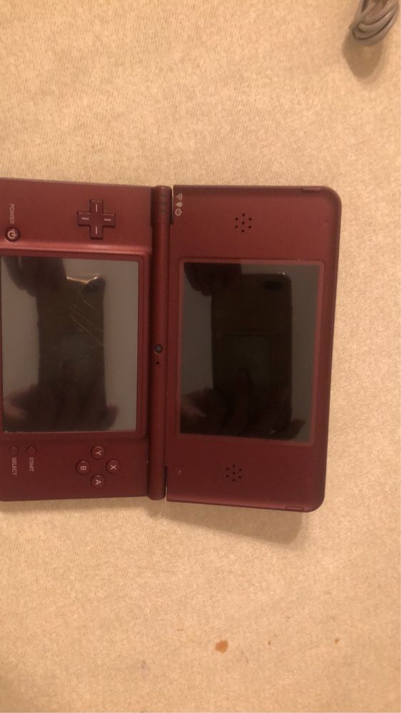 Nintendo dsi xl cu doua jocuri mario