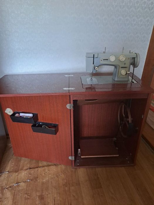 Швейный машина  отличная состояние