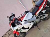 Motocicleta Yamaha 750cc