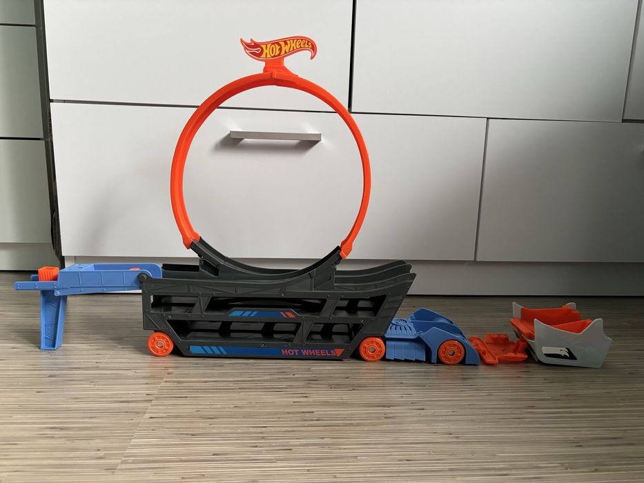 Camion transportator Hot wheels