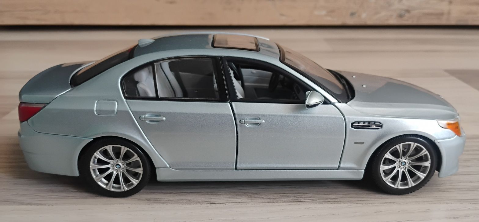 BMW E60 1:18 Maisto