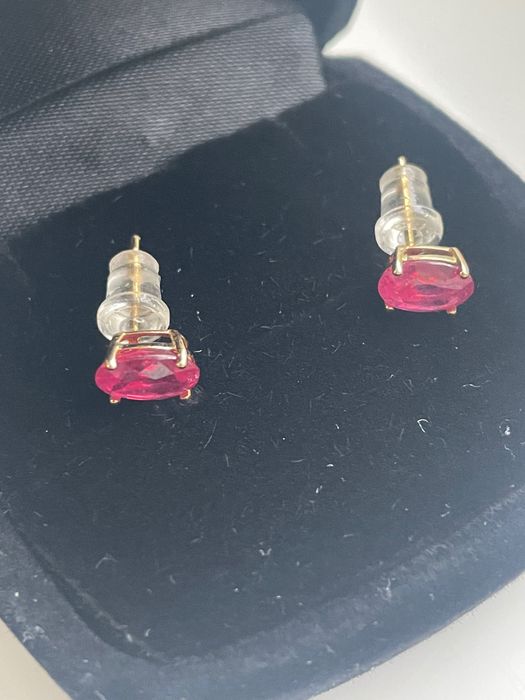 Cercei din aur 18k cu rubine naturale