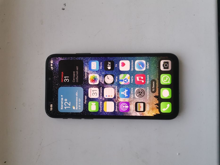 Продам IPhone X 64GB  в отличном состоянии