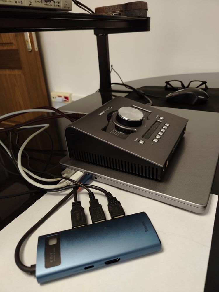 Продам звуковую карту Apollo twin x