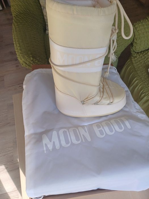 Moon Boot от Швейцария