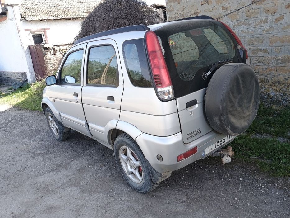 Dayhatsu Tereos на части