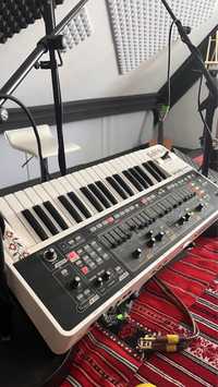 Roland Gaia SH-01