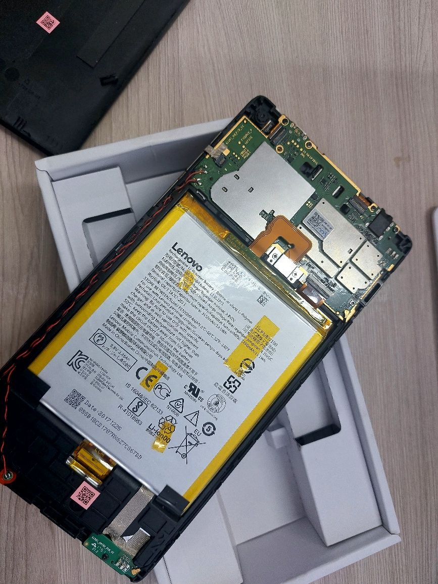 Продам планшет на запчасти Lenovo Tab 7