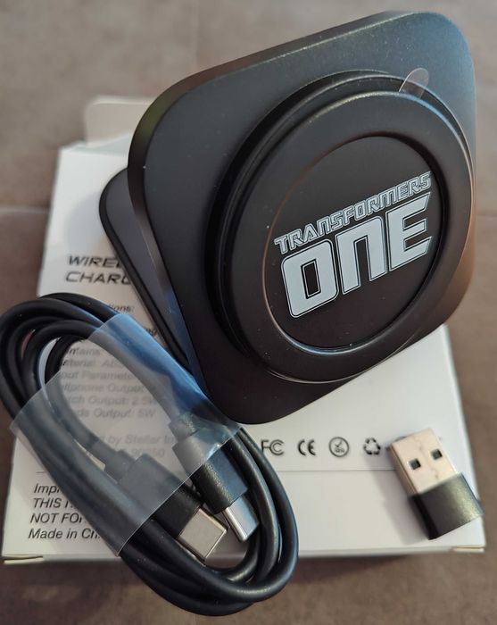 Чисто ново безжично зарядно за телефон