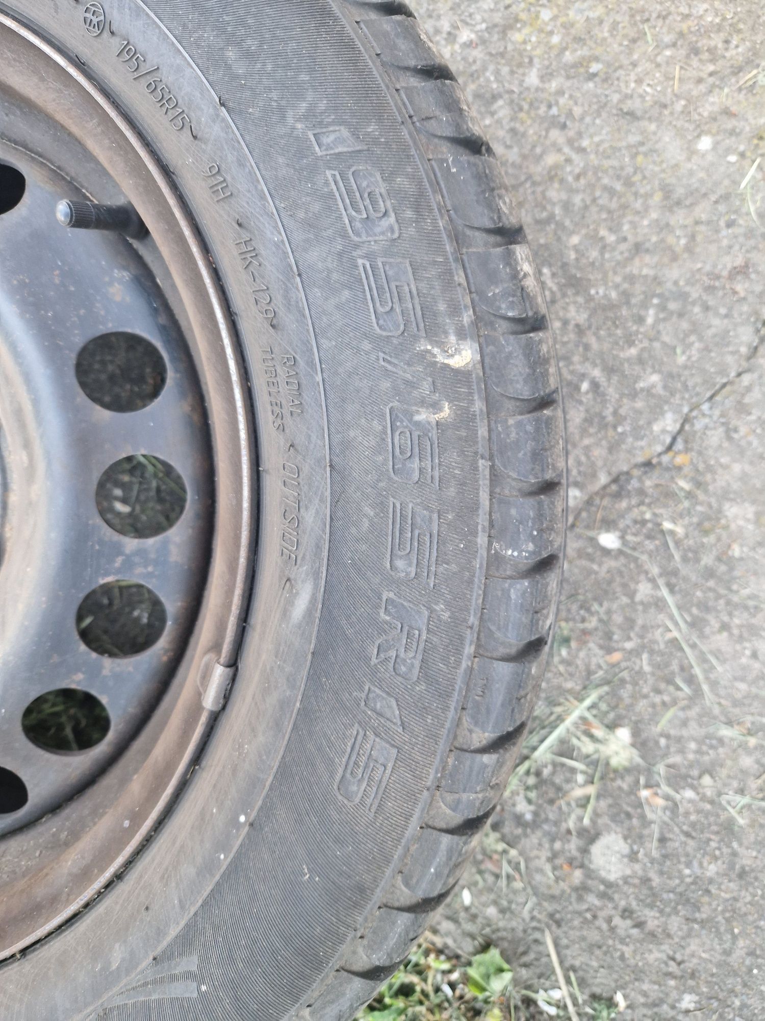 4 anvelope vara cu janta 195/65 R15
