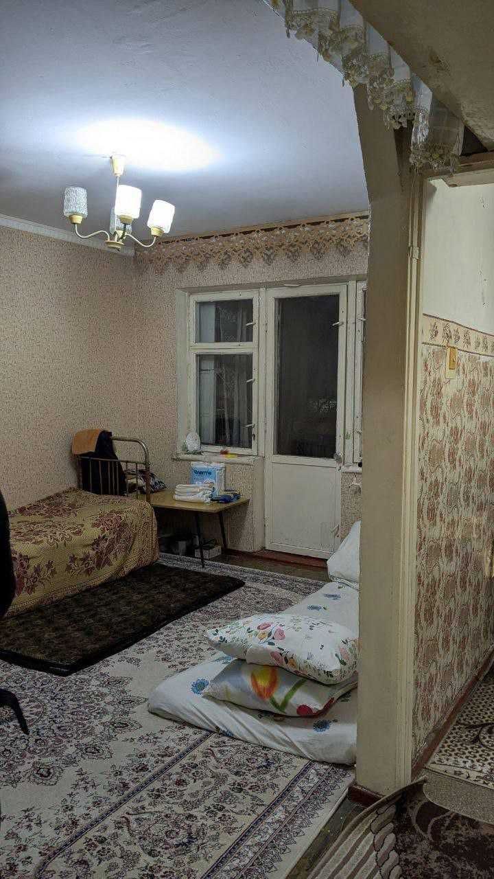 Фрунзиский Саёхат магазини 2 хонали квартира сотилади.ID: 285626