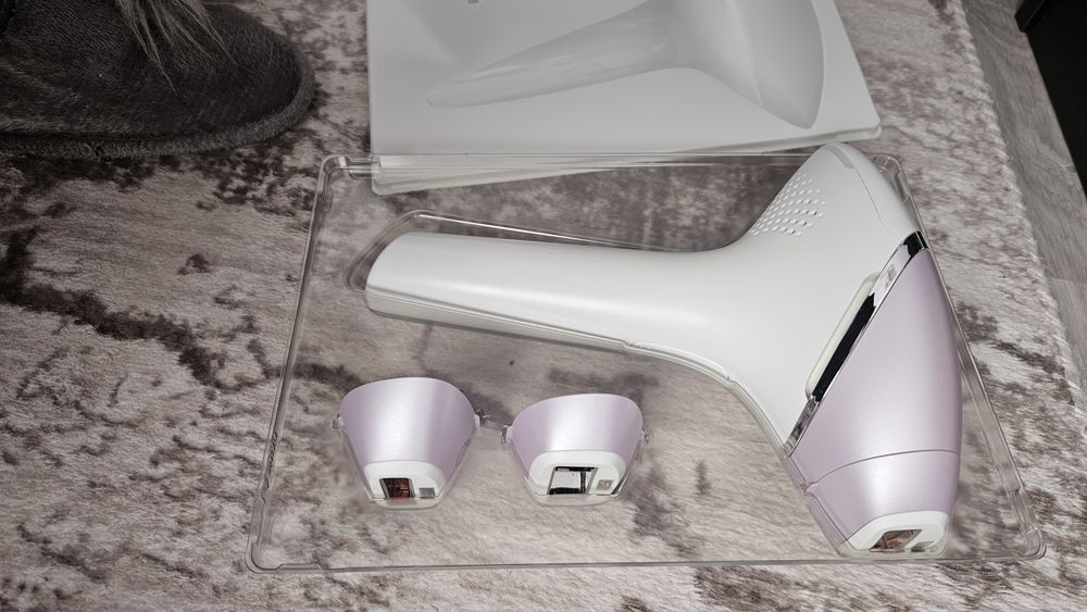 Фотоепилатор Philips Lumea Prestige BRI 954