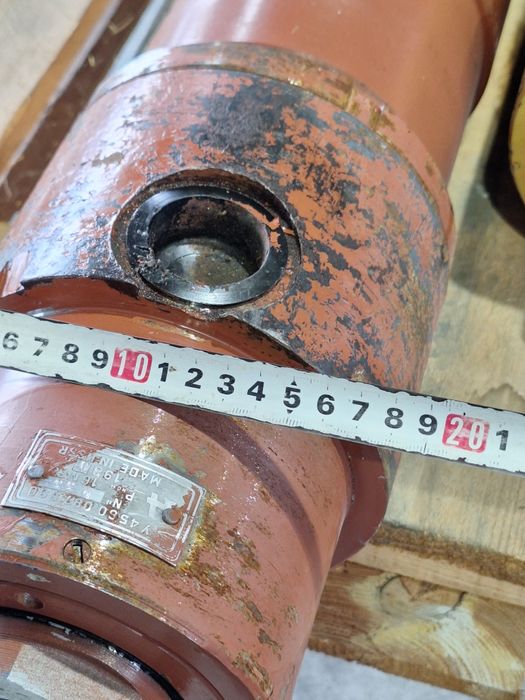 Хидравлични цилиндри