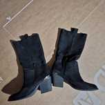 Ciocate negre piele intoarsa