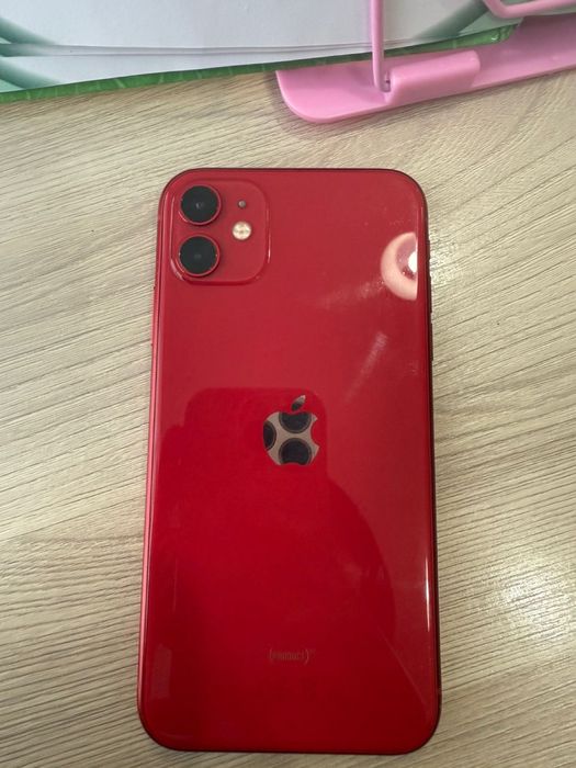 айфон 11 красный,торг есть